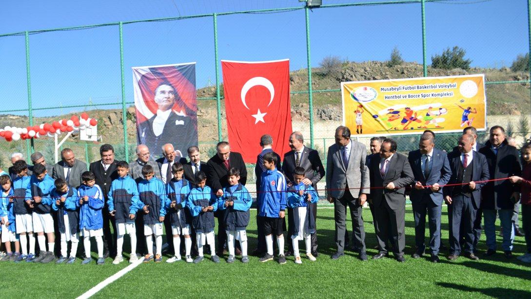 İlçemiz Spor Kompleksi Açılış Töreni Kilis Valisi Sayın Recep SOYTÜRK'ün katılımlarıyla gerçekleşti.